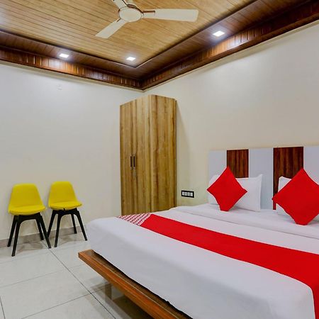 Hotel O Family Deluxe New Delhi Ngoại thất bức ảnh