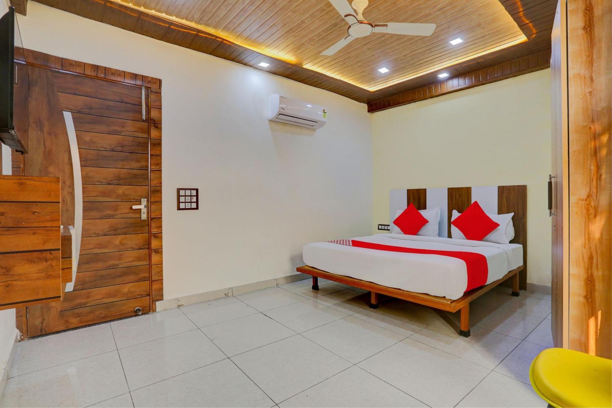 Hotel O Family Deluxe New Delhi Ngoại thất bức ảnh