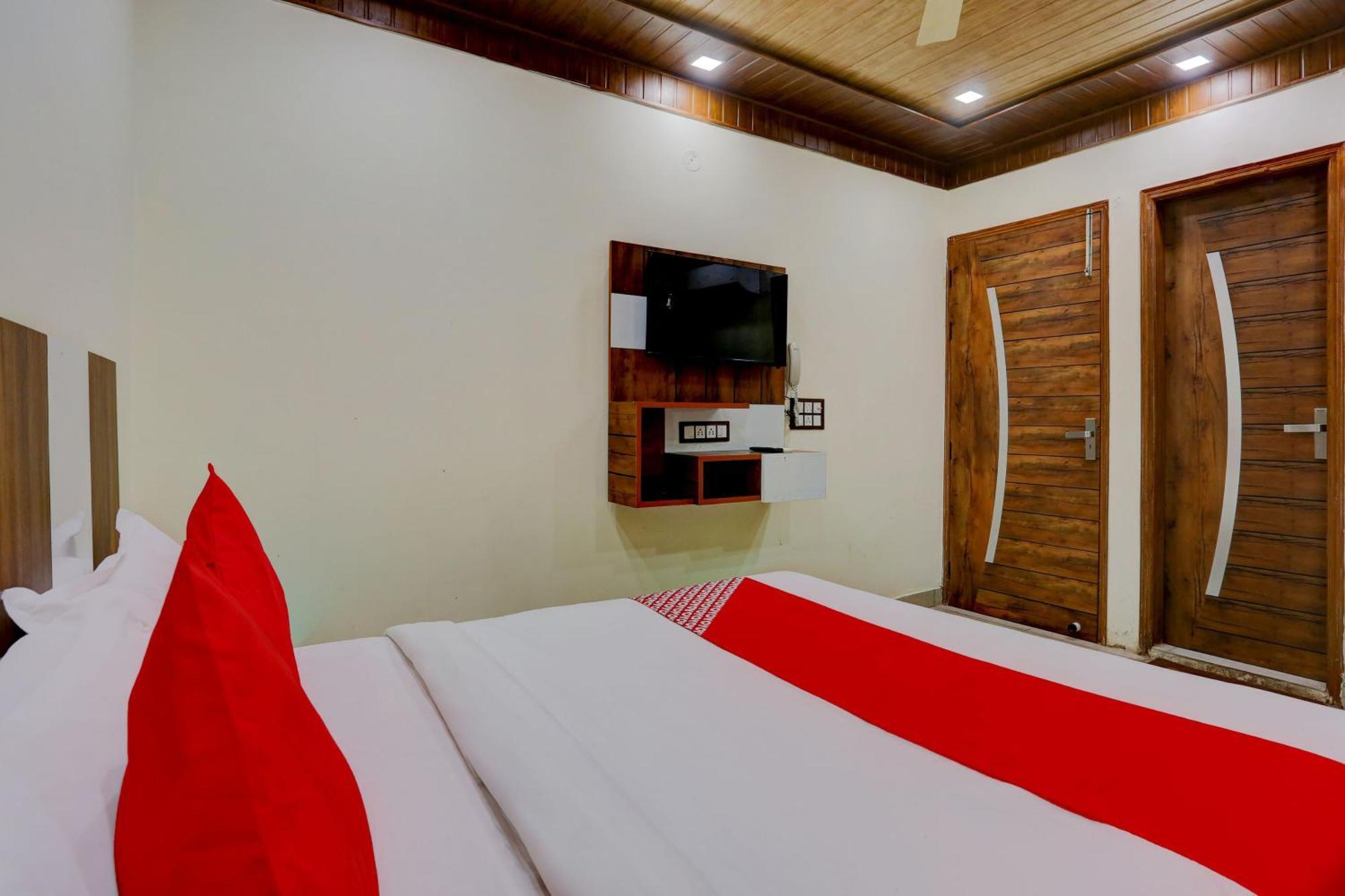 Hotel O Family Deluxe New Delhi Ngoại thất bức ảnh